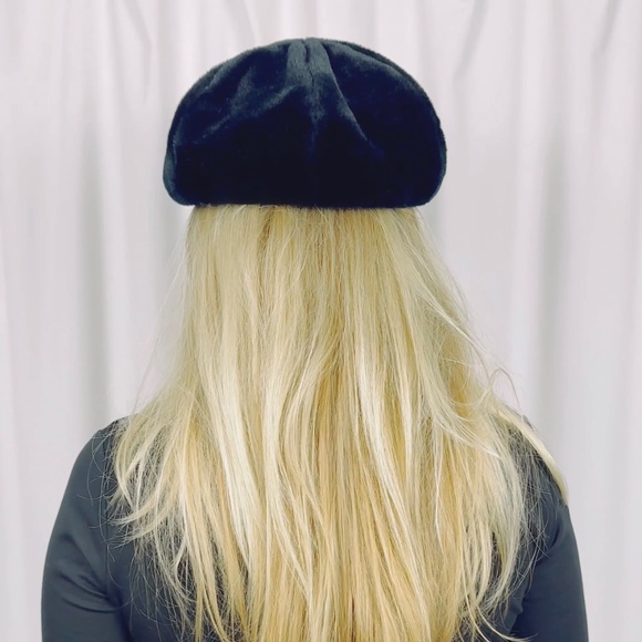 Vintage Faux Fur Winter Beret in Black • Newsboy Cap • Paperboy Hat • Y2K - Picture 7 of 8